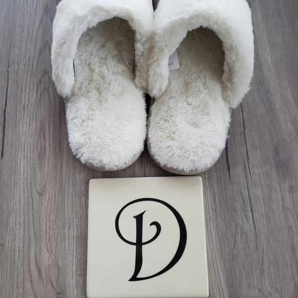 INC Faux Fur Lined Slippers Women's Size 11-12 Champagne Metallic Trend NWT - Picture 5 of 12